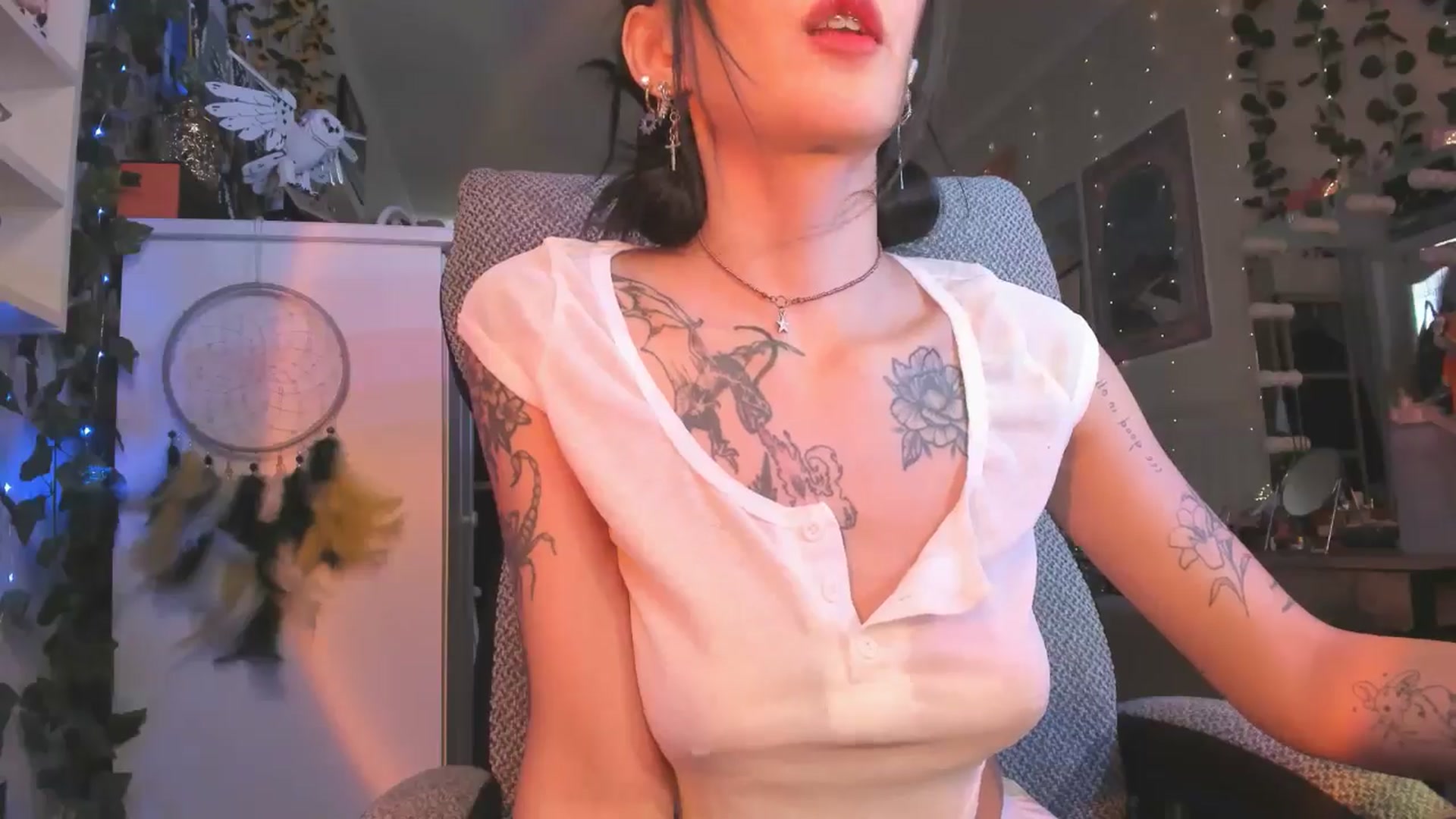 Gallery image thumbnail from KellyAsian's myfreecams stream on, 07/26/2024, 08:59 image 13 of 20