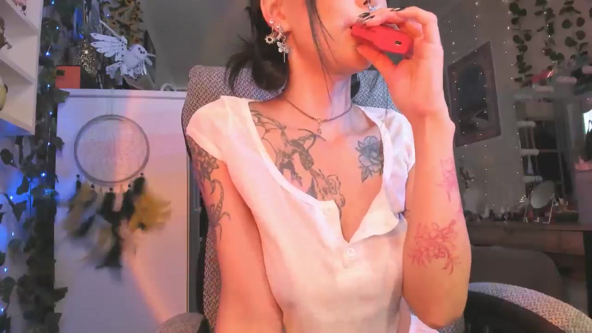 Gallery image thumbnail from KellyAsian's myfreecams stream on, 07/26/2024, 08:59 image 12 of 20