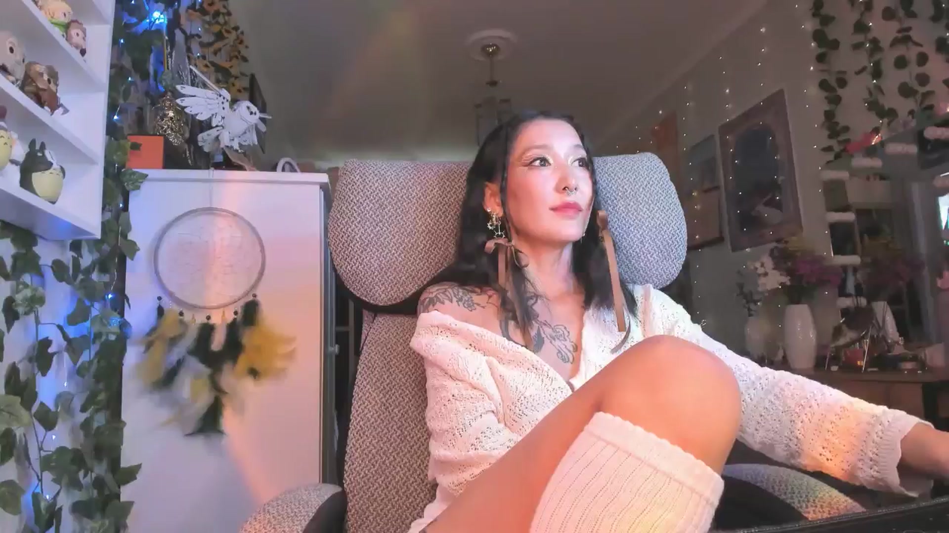 Gallery image thumbnail from KellyAsian's myfreecams stream on, 07/29/2024, 10:02 image 19 of 20