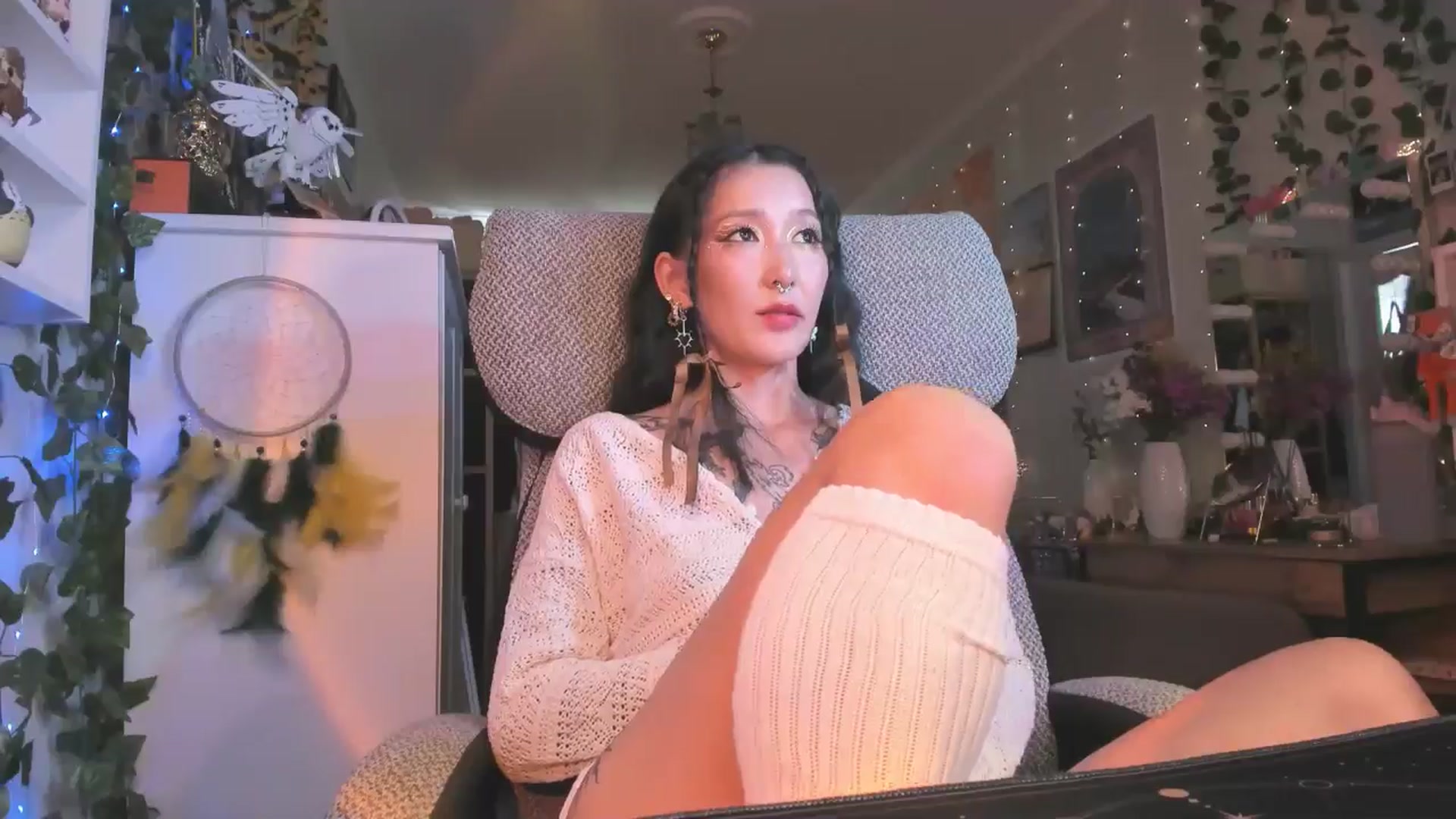 Gallery image thumbnail from KellyAsian's myfreecams stream on, 07/29/2024, 10:02 image 11 of 20