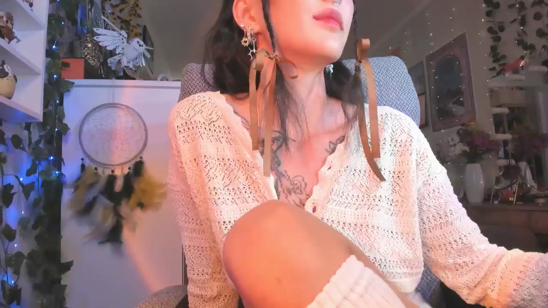 Gallery image thumbnail from KellyAsian's myfreecams stream on, 07/29/2024, 10:02 image 5 of 20