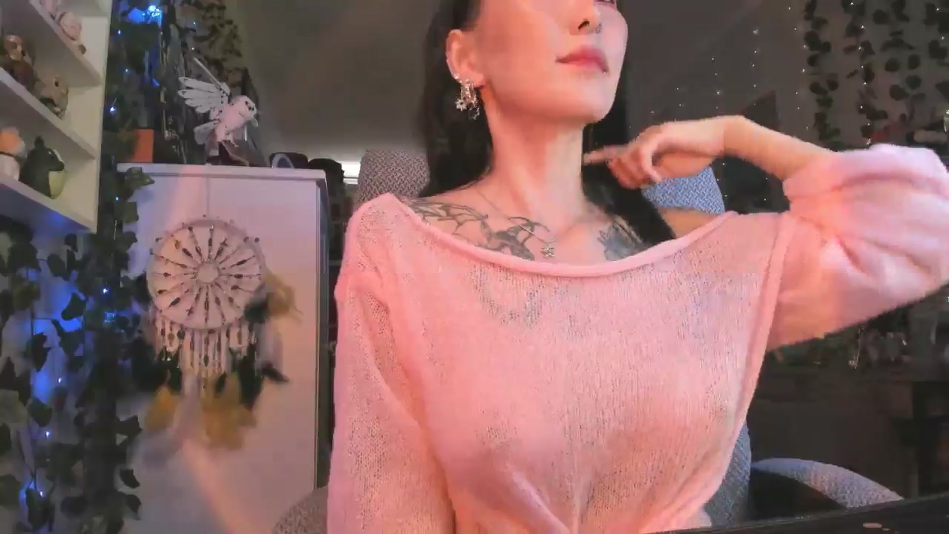 Gallery image thumbnail from KellyAsian's myfreecams stream on, 08/13/2024, 08:00 image 11 of 20
