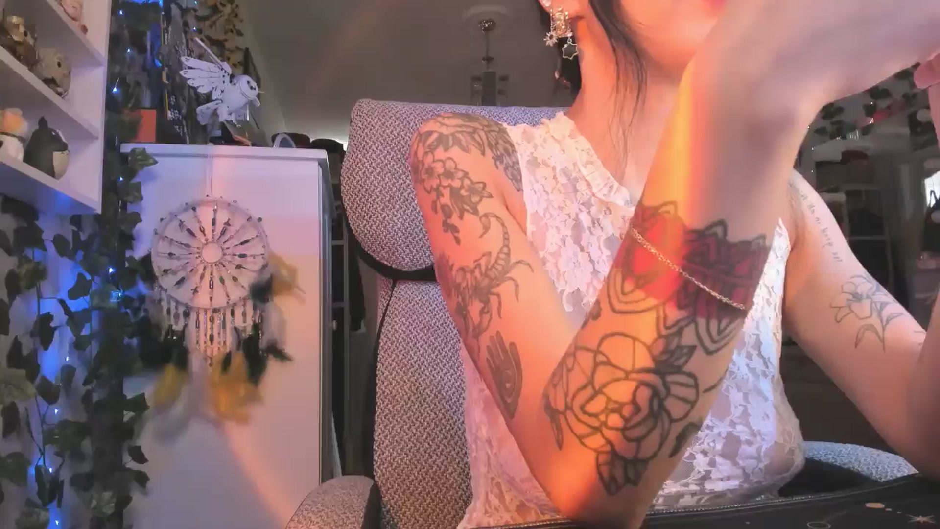 Gallery image thumbnail from KellyAsian's myfreecams stream on, 08/14/2024, 08:06 image 20 of 20