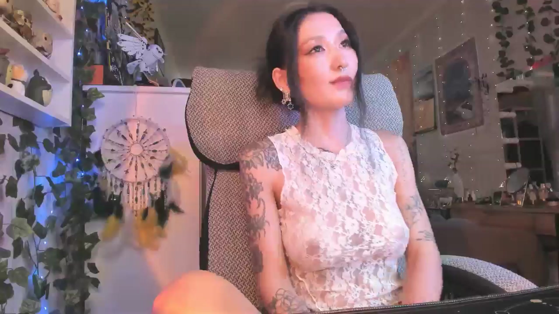 Gallery image thumbnail from KellyAsian's myfreecams stream on, 08/14/2024, 08:06 image 13 of 20