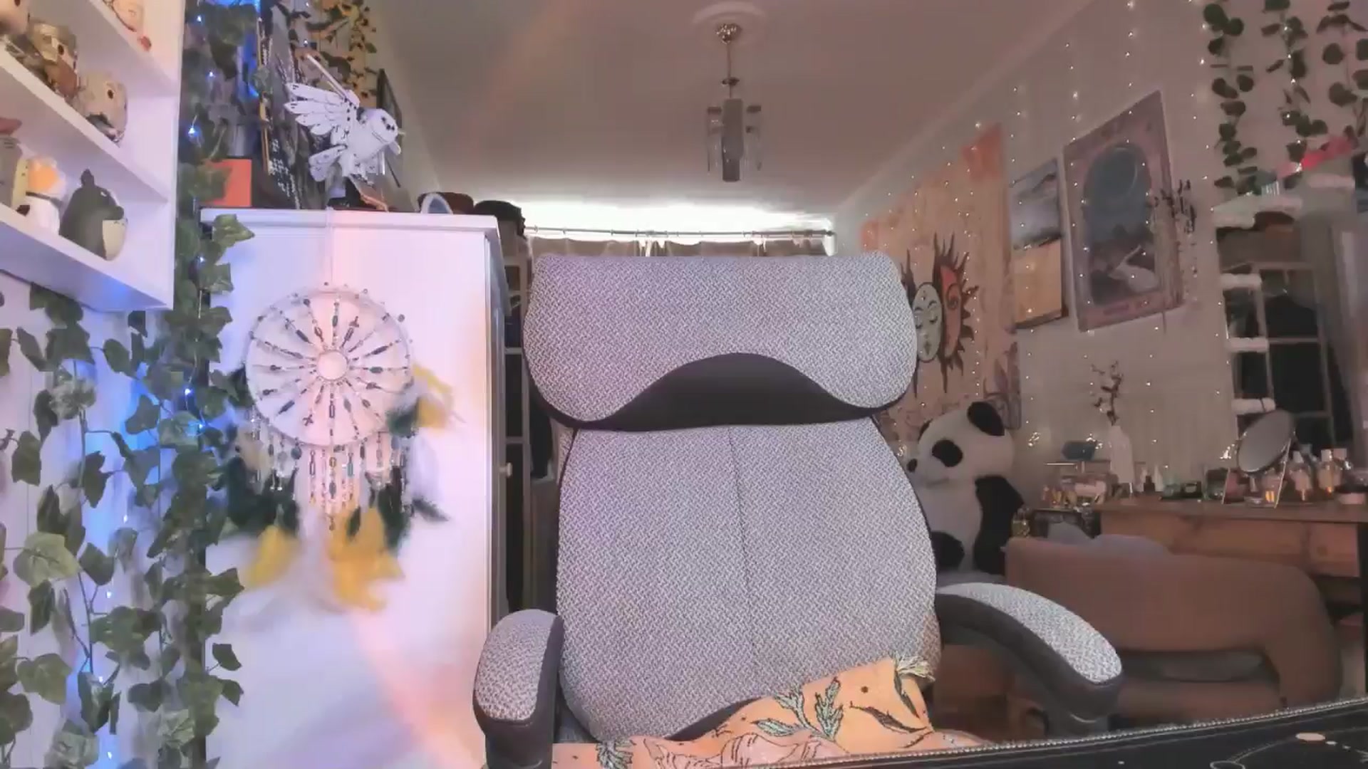 Gallery image thumbnail from KellyAsian's myfreecams stream on, 08/14/2024, 08:06 image 16 of 20