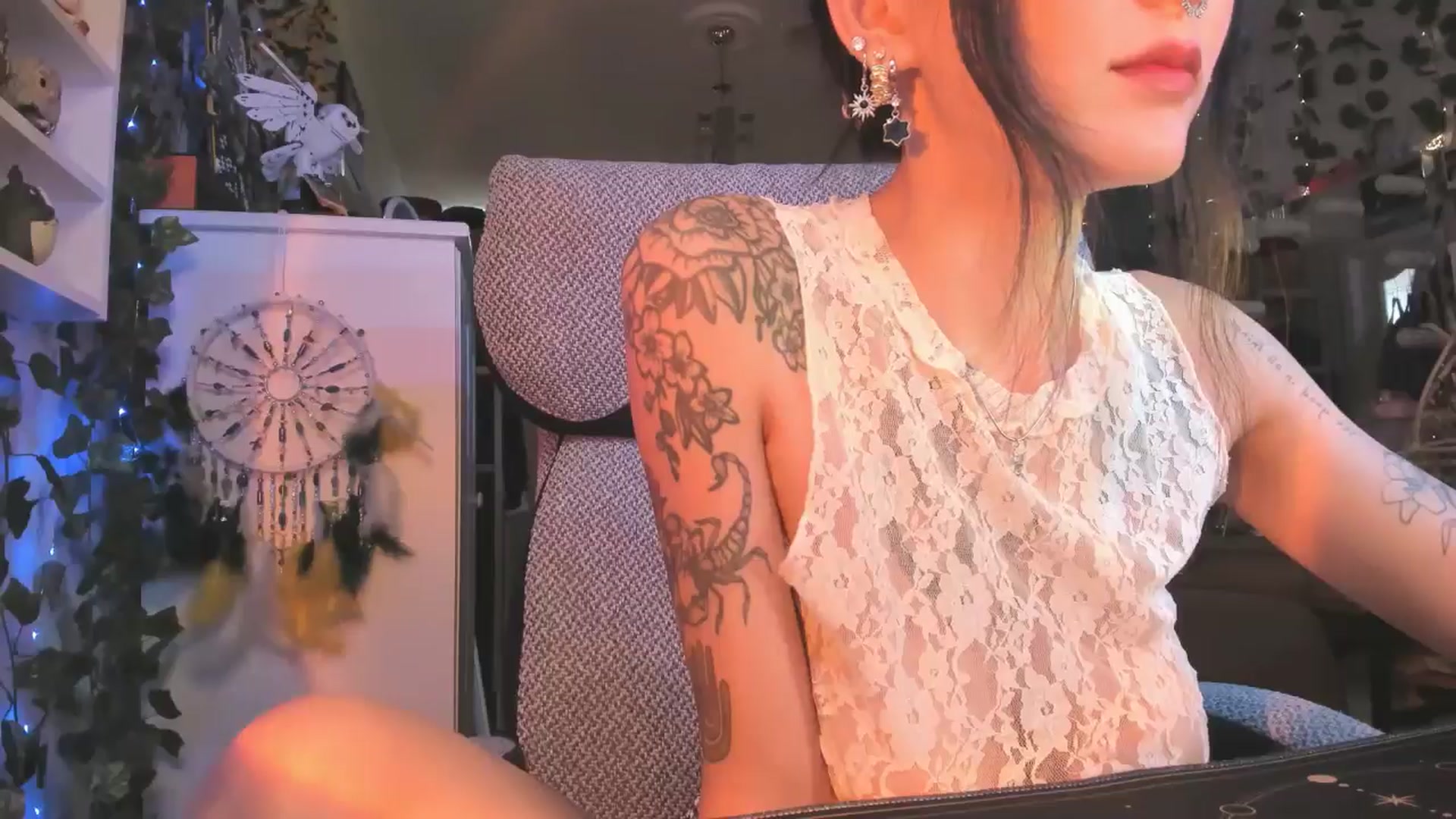 Gallery image thumbnail from KellyAsian's myfreecams stream on, 08/14/2024, 08:47 image 12 of 20