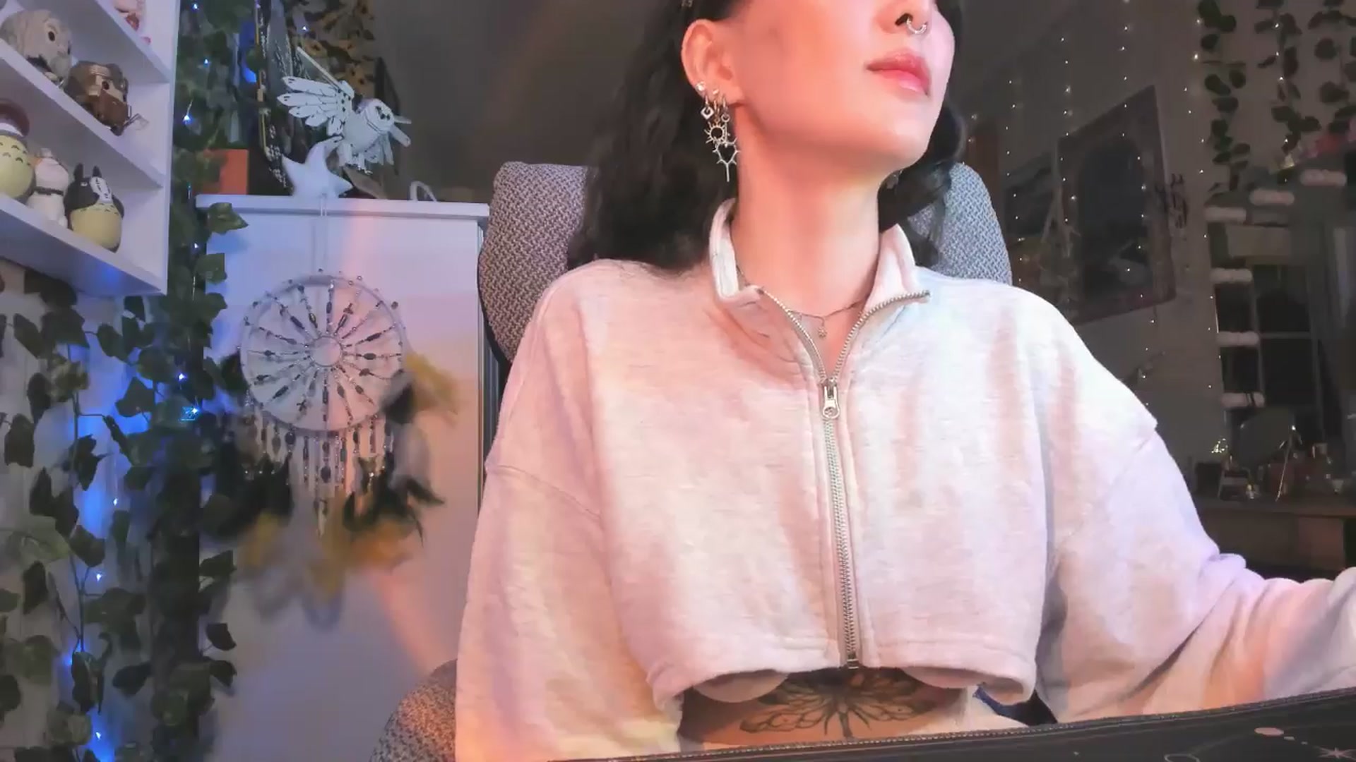 Gallery image thumbnail from KellyAsian's myfreecams stream on, 08/22/2024, 09:13 image 18 of 20