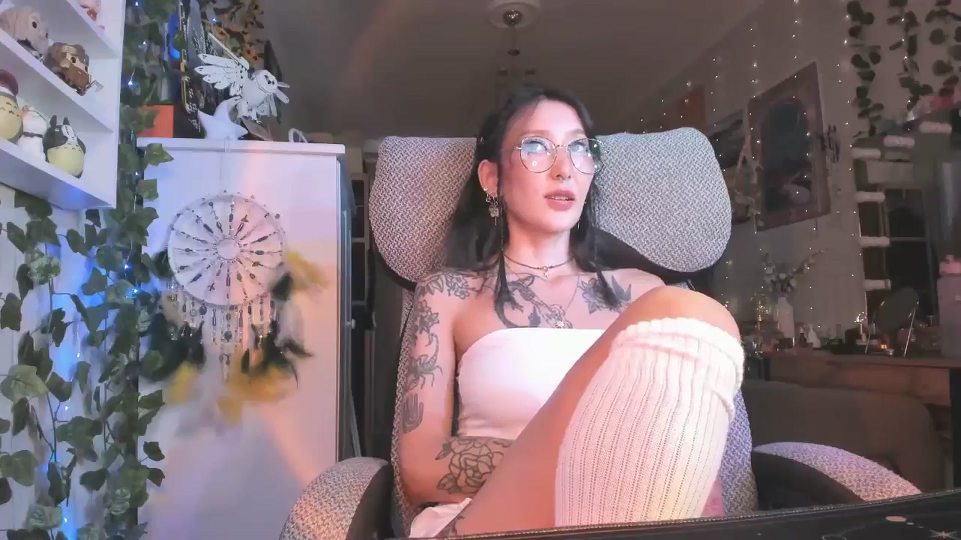 Gallery image thumbnail from KellyAsian's myfreecams stream on, 08/23/2024, 08:59 image 4 of 20