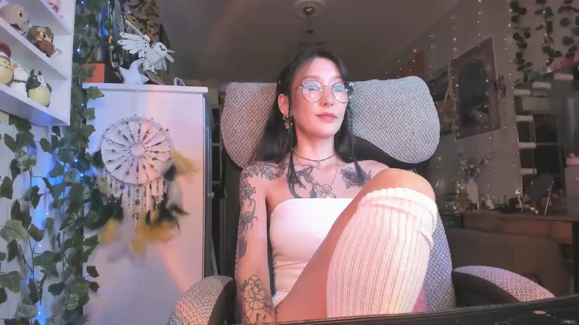 Gallery image thumbnail from KellyAsian's myfreecams stream on, 08/23/2024, 08:59 image 1 of 20