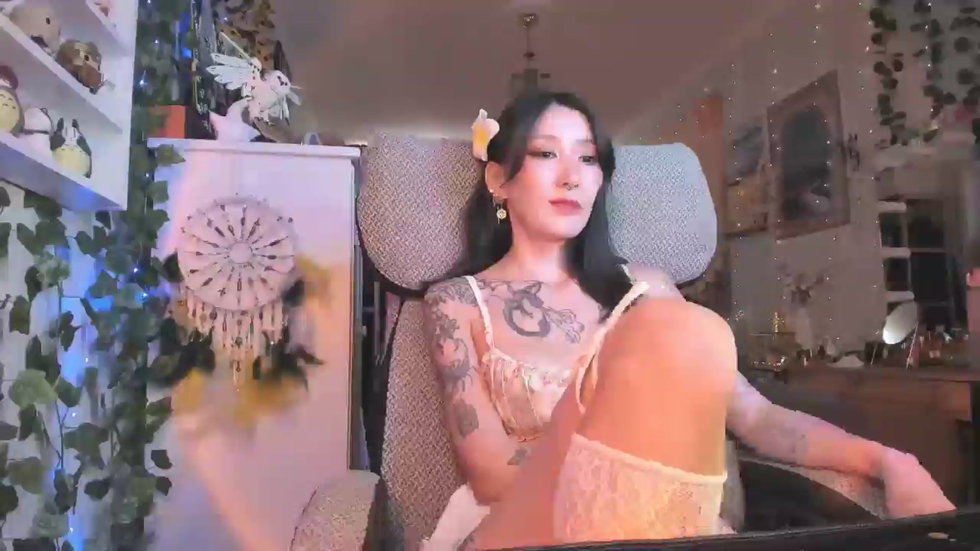 Gallery image thumbnail from KellyAsian's myfreecams stream on, 08/26/2024, 07:09 image 15 of 20