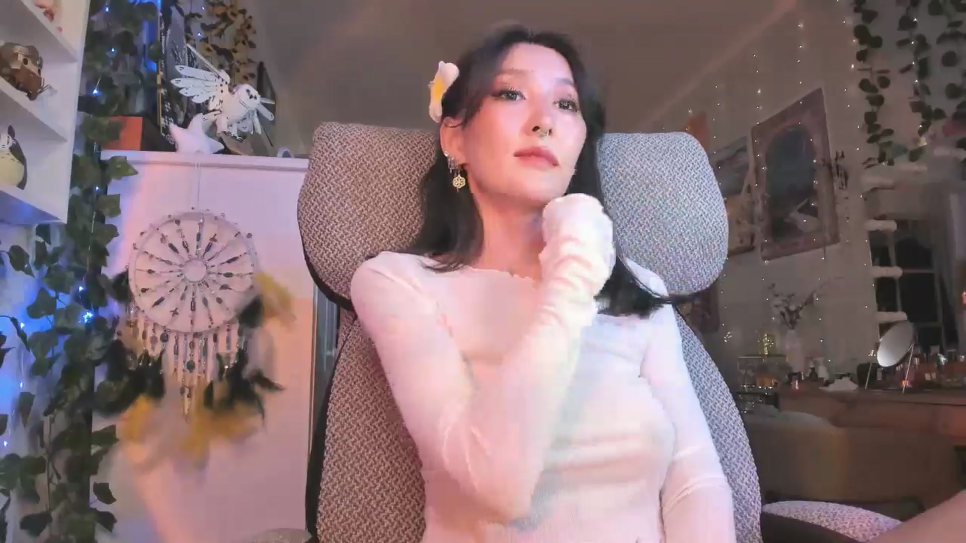 Gallery image thumbnail from KellyAsian's myfreecams stream on, 08/26/2024, 07:46 image 6 of 20