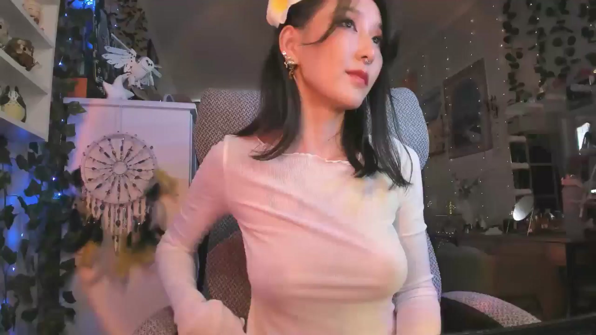Gallery image thumbnail from KellyAsian's myfreecams stream on, 08/26/2024, 08:31 image 15 of 20