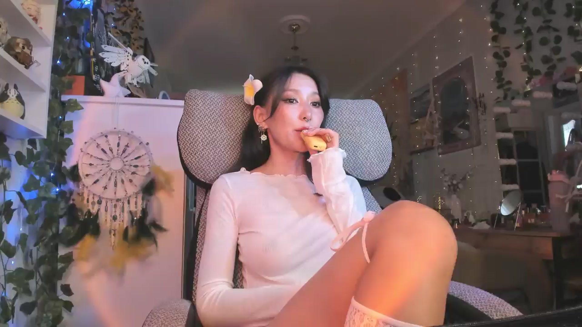 Gallery image thumbnail from KellyAsian's myfreecams stream on, 08/26/2024, 09:27 image 18 of 20