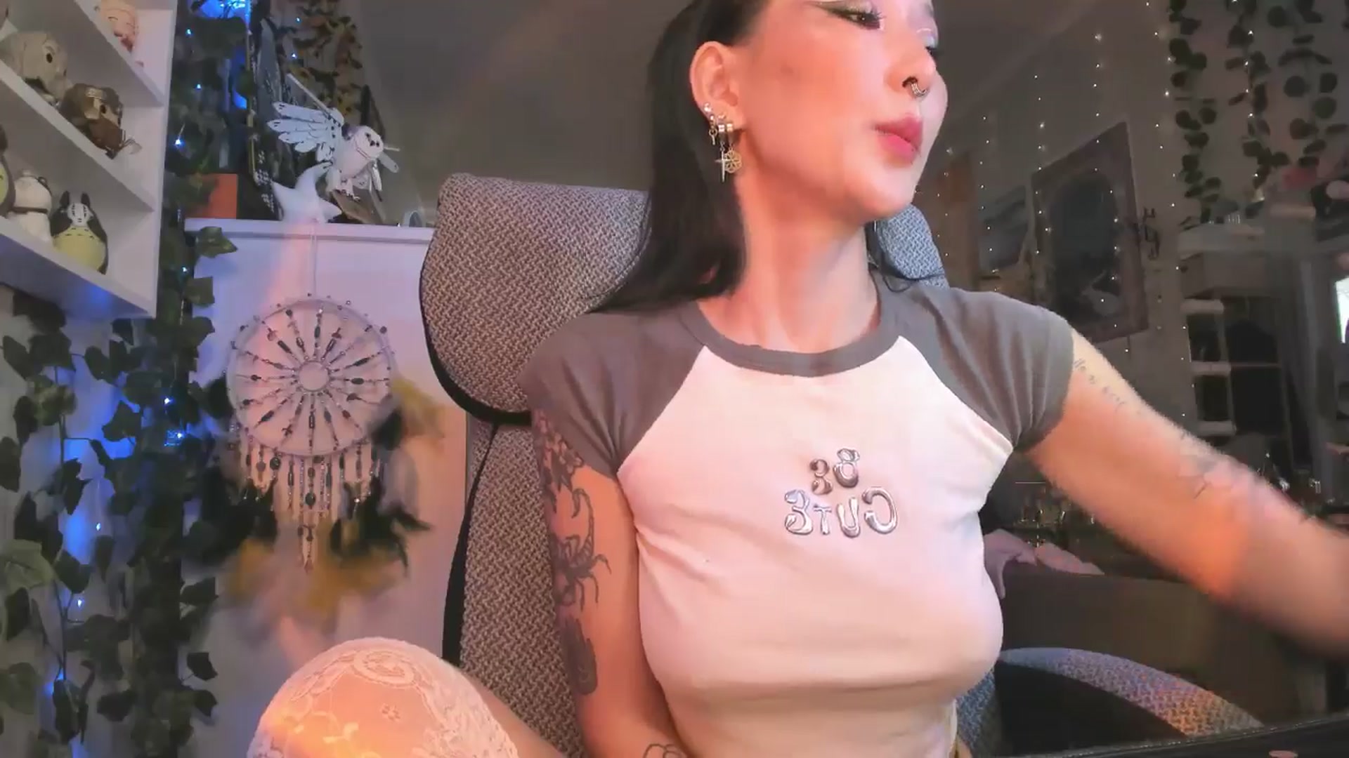 Gallery image thumbnail from KellyAsian's myfreecams stream on, 08/27/2024, 08:16 image 4 of 20