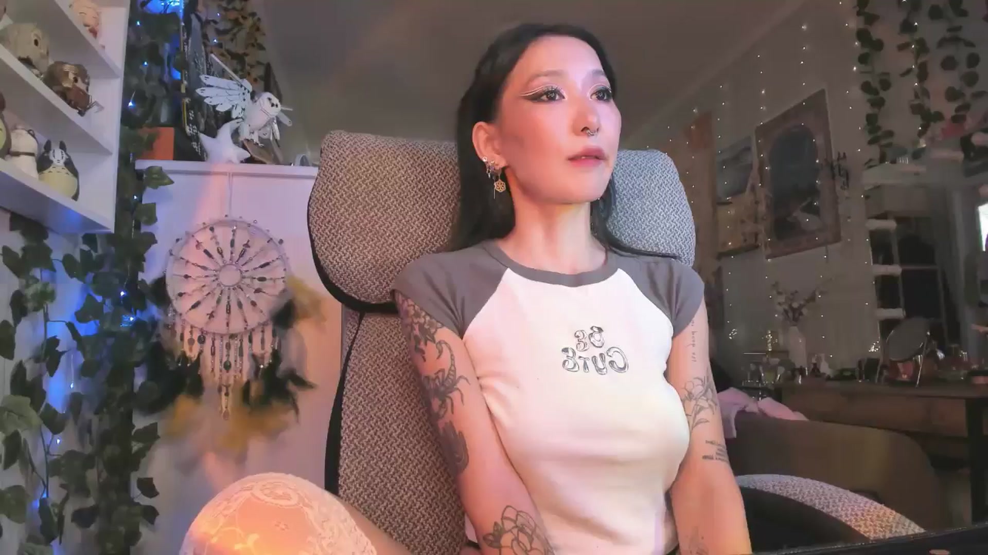 Gallery image thumbnail from KellyAsian's myfreecams stream on, 08/27/2024, 08:16 image 7 of 20