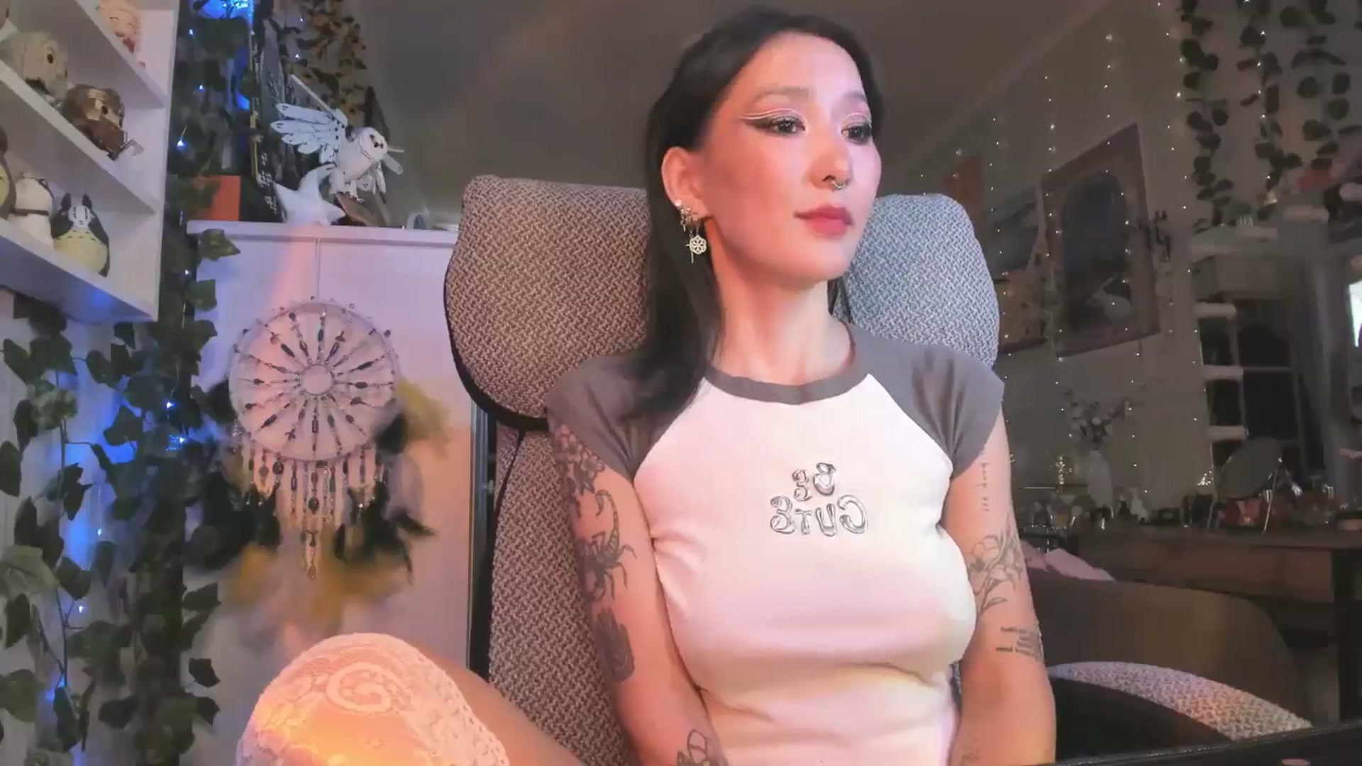 Gallery image thumbnail from KellyAsian's myfreecams stream on, 08/27/2024, 08:40 image 13 of 20
