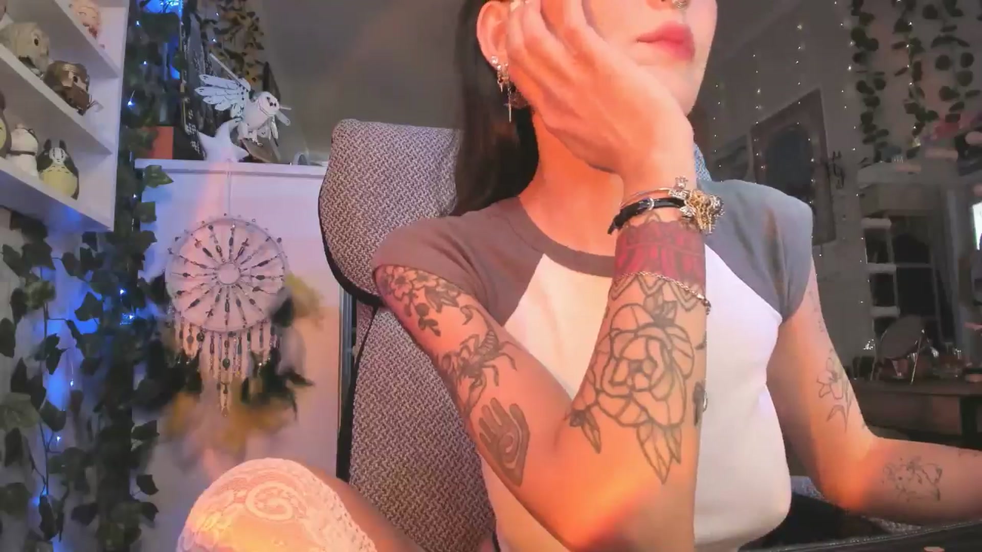 Gallery image thumbnail from KellyAsian's myfreecams stream on, 08/27/2024, 08:40 image 7 of 20