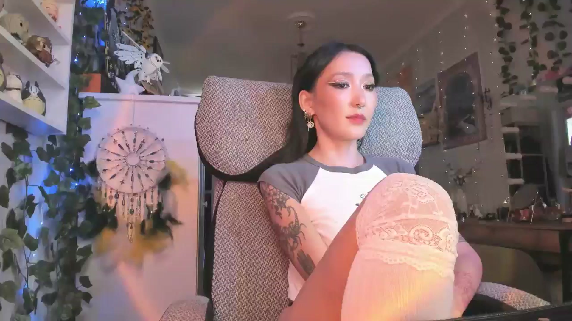 Gallery image thumbnail from KellyAsian's myfreecams stream on, 08/27/2024, 08:40 image 15 of 20