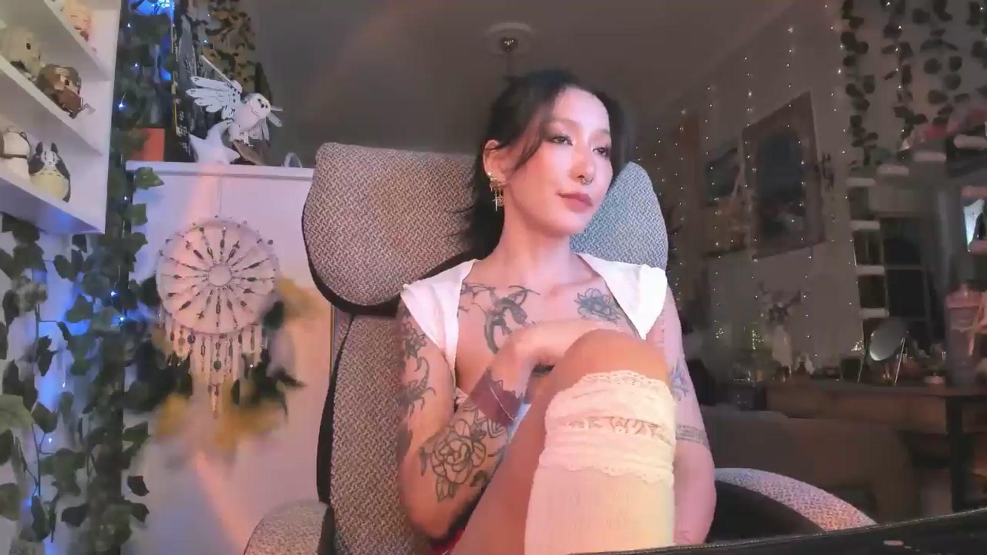 Gallery image thumbnail from KellyAsian's myfreecams stream on, 08/28/2024, 07:53 image 18 of 20