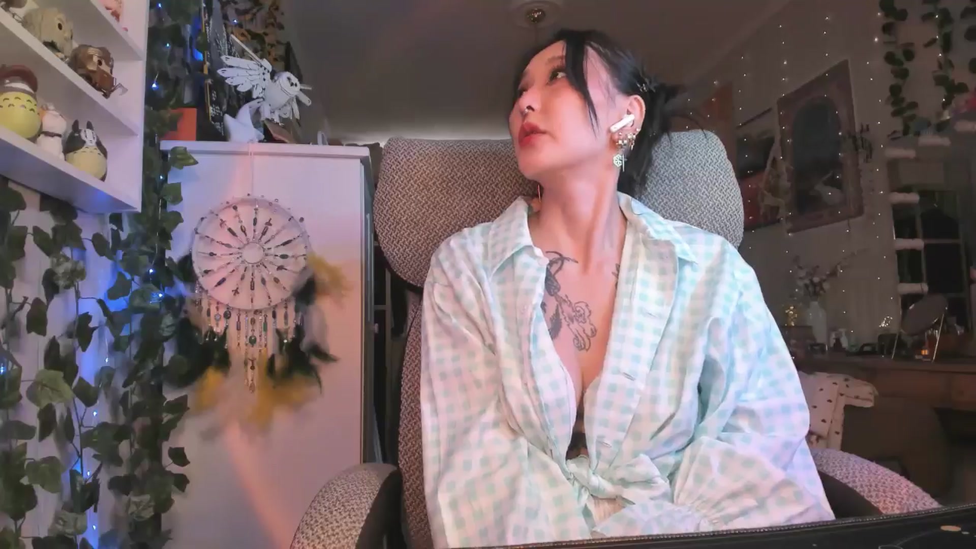 Gallery image thumbnail from KellyAsian's myfreecams stream on, 09/03/2024, 07:46 image 7 of 20