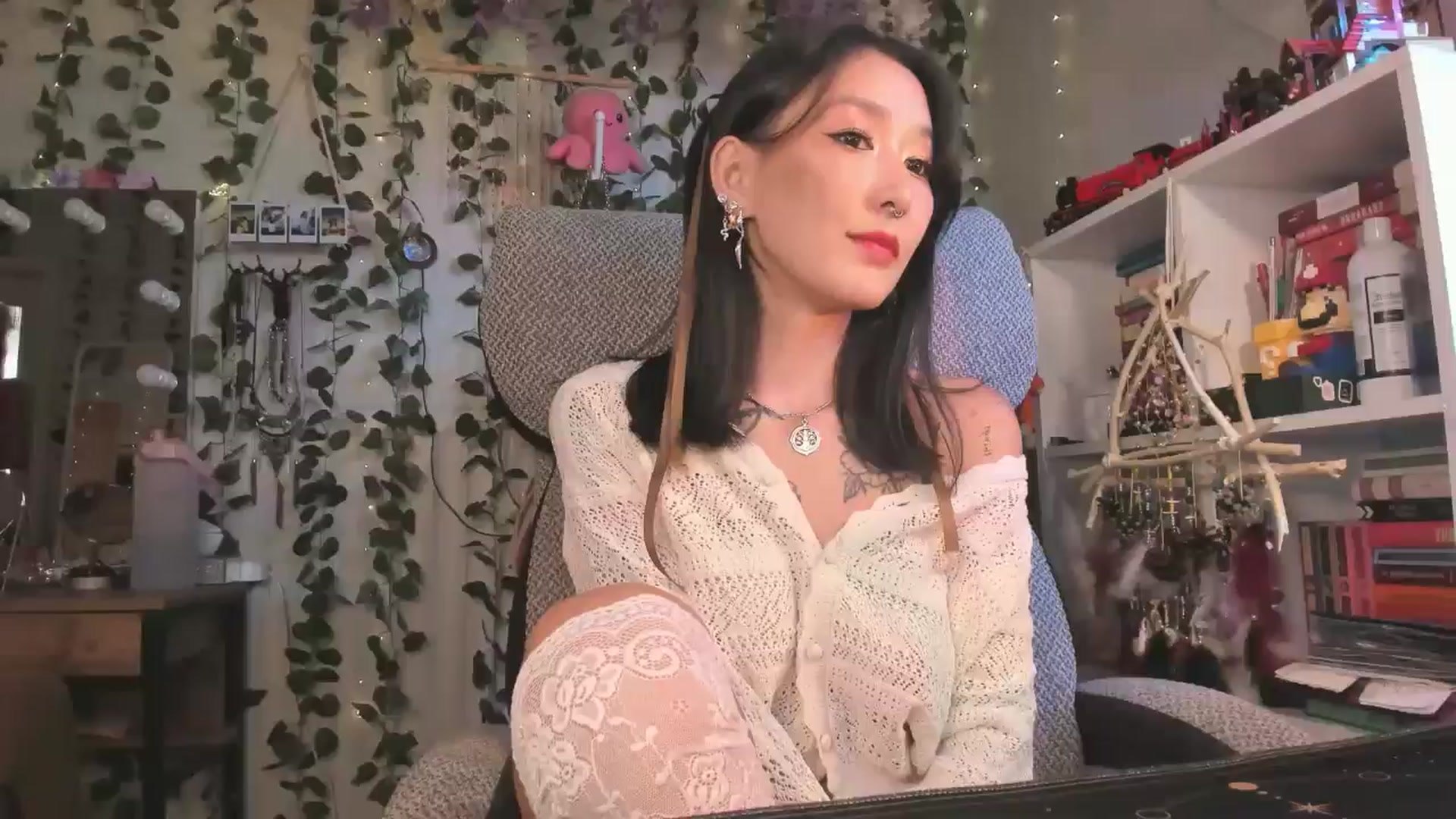 Gallery image thumbnail from KellyAsian's myfreecams stream on, 09/05/2024, 08:51 image 5 of 20
