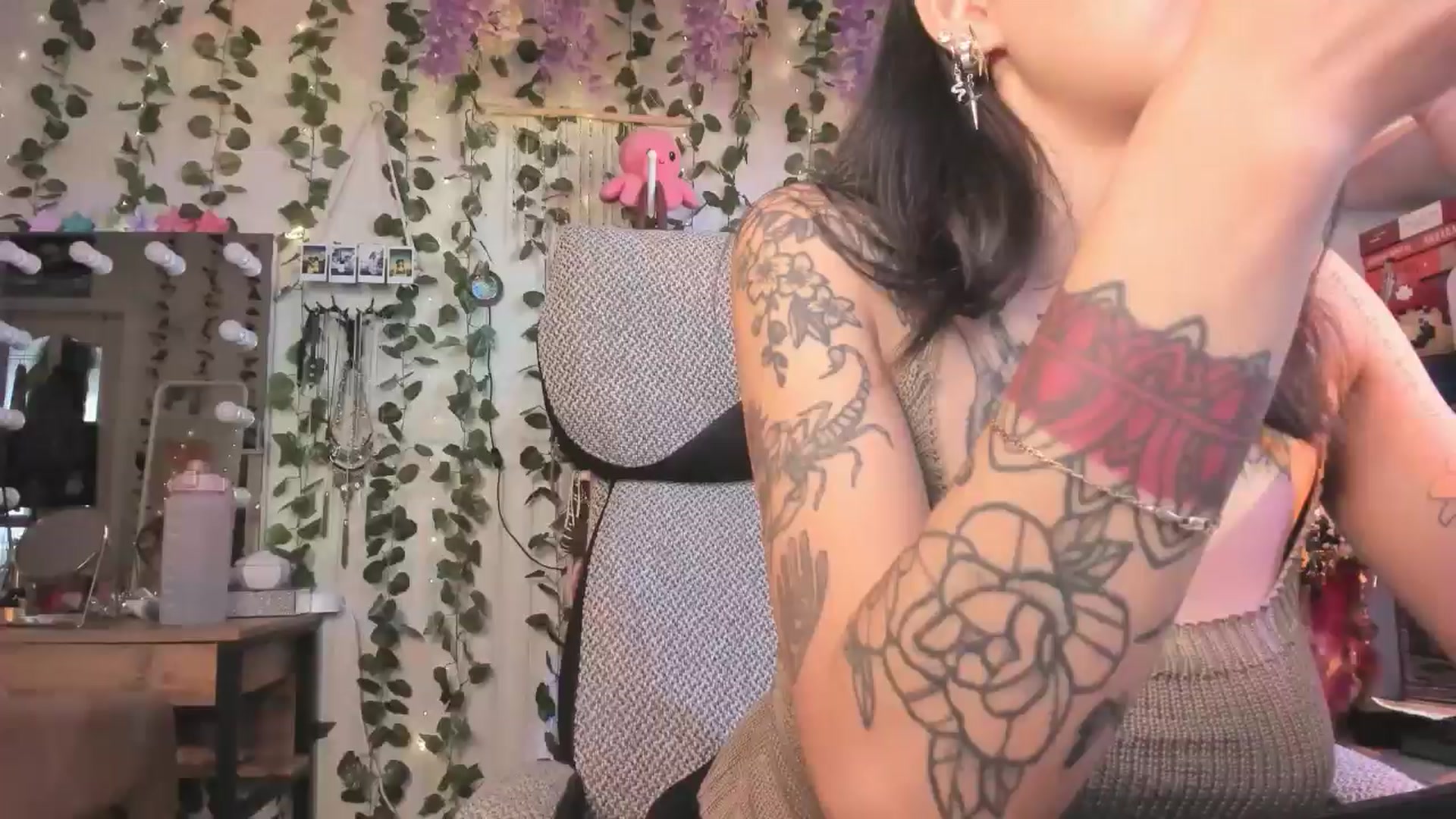 Gallery image thumbnail from KellyAsian's myfreecams stream on, 09/14/2024, 11:22 image 11 of 20