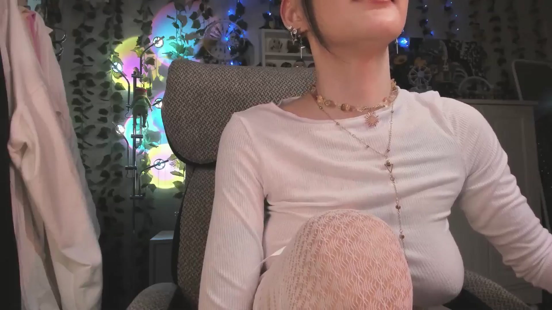Gallery image thumbnail from KellyAsian's myfreecams stream on, 01/08/2025, 11:04 image 19 of 20