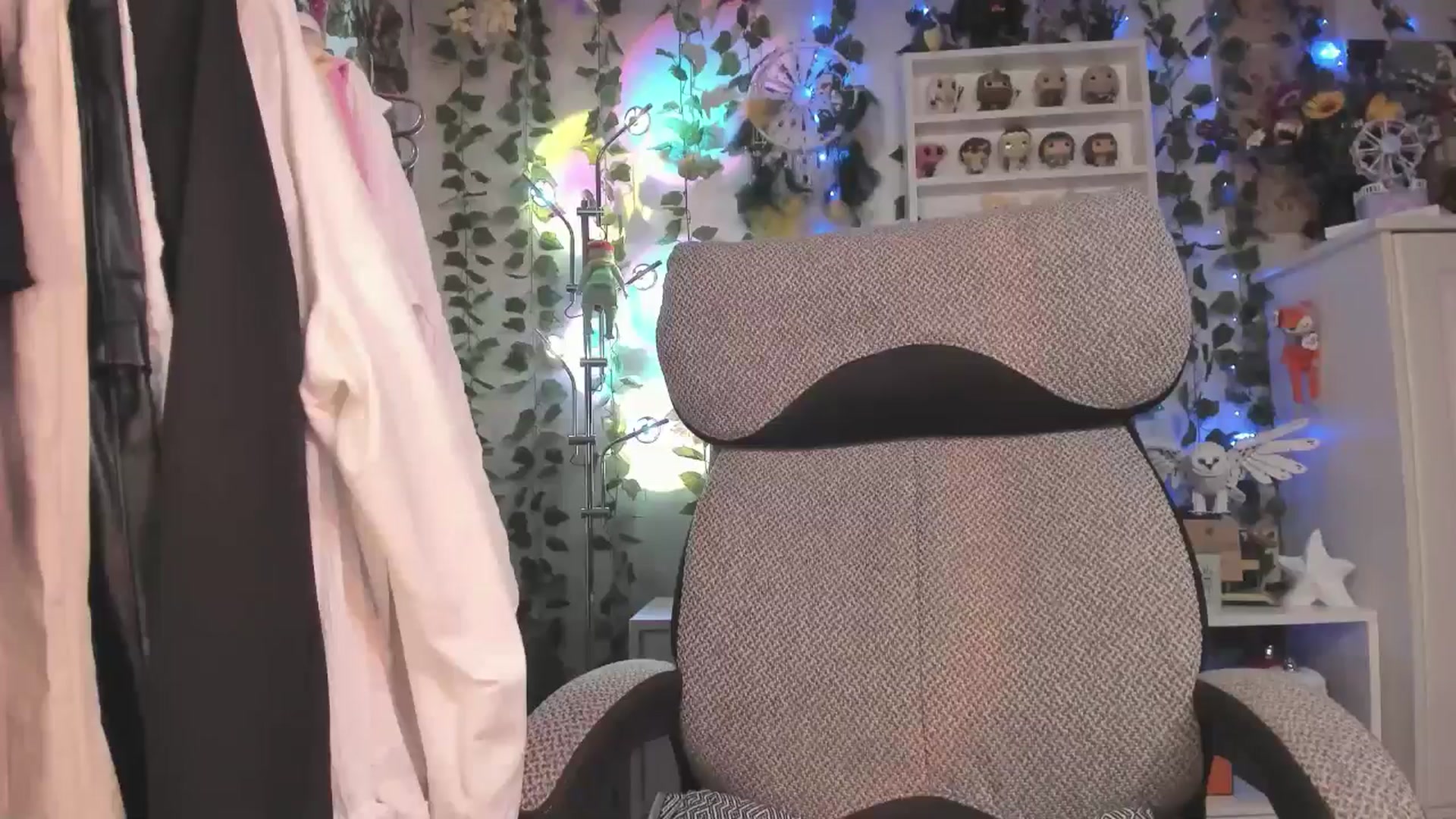 Gallery image thumbnail from KellyAsian's myfreecams stream on, 01/08/2025, 11:04 image 12 of 20
