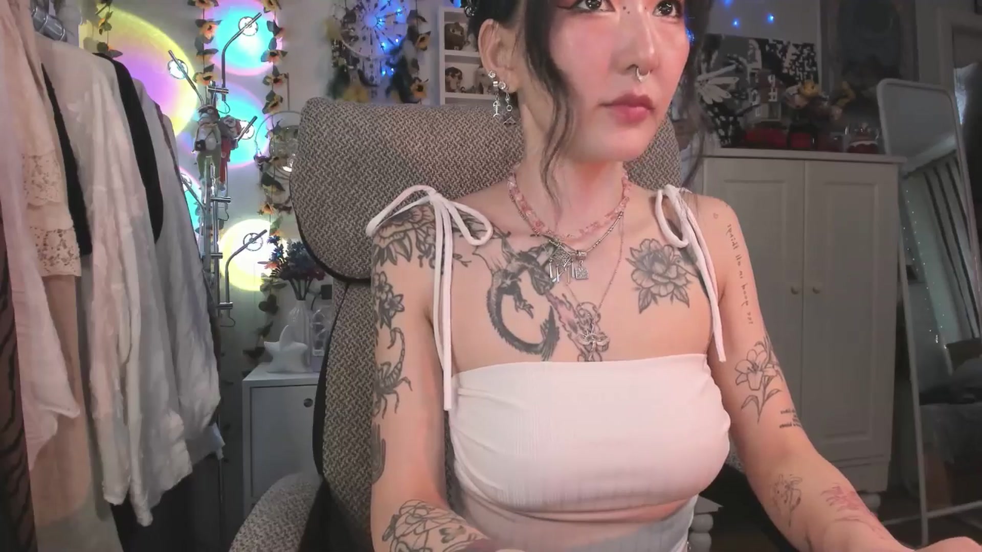 Gallery image thumbnail from KellyAsian's myfreecams stream on, 03/12/2025, 09:10 image 20 of 20