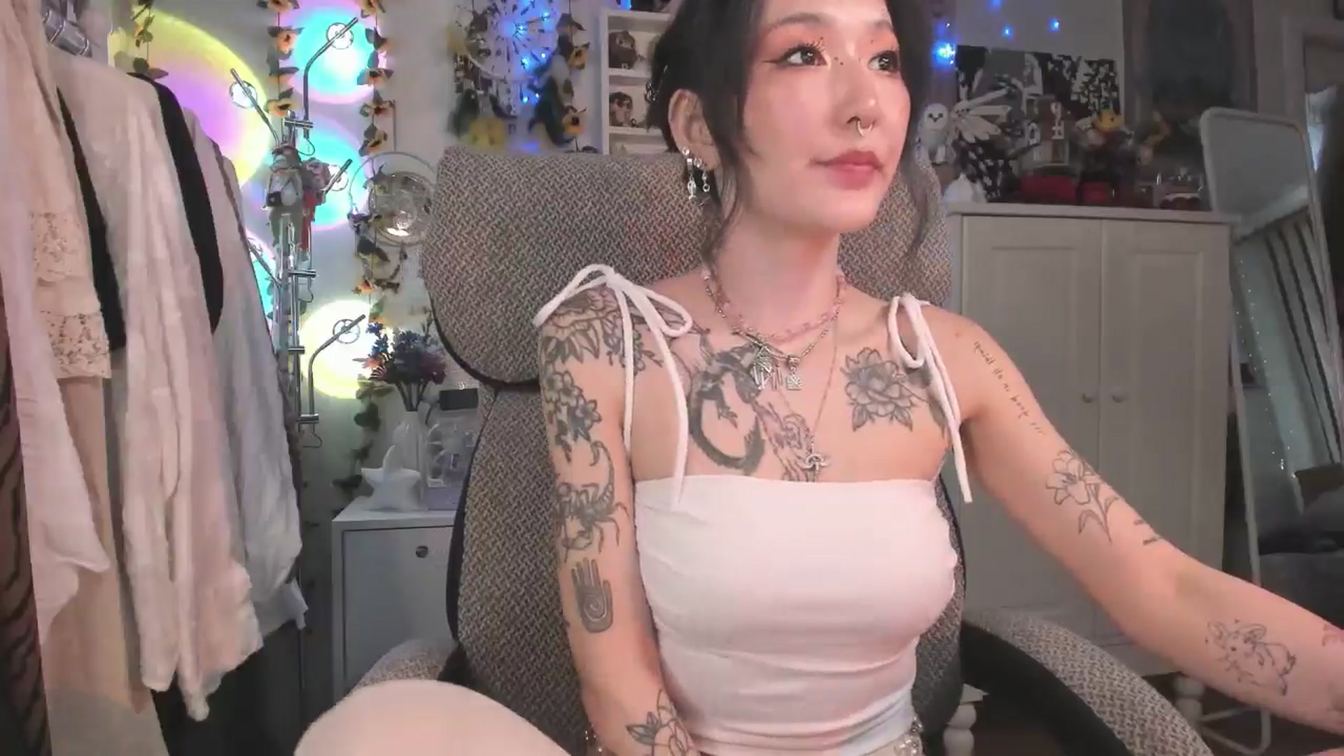 Gallery image thumbnail from KellyAsian's myfreecams stream on, 03/12/2025, 09:10 image 8 of 20