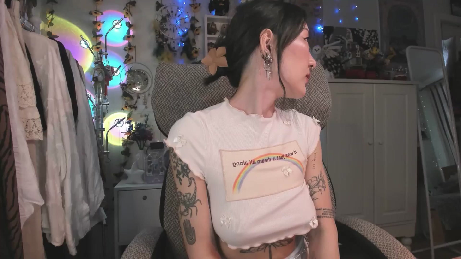 Gallery image thumbnail from KellyAsian's myfreecams stream on, 03/13/2025, 08:19 image 10 of 20