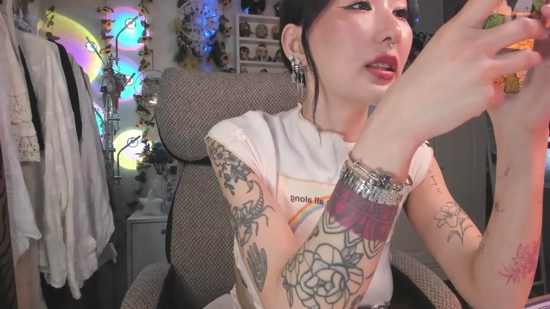 Gallery image thumbnail from KellyAsian's myfreecams stream on, 03/13/2025, 09:08 image 8 of 20