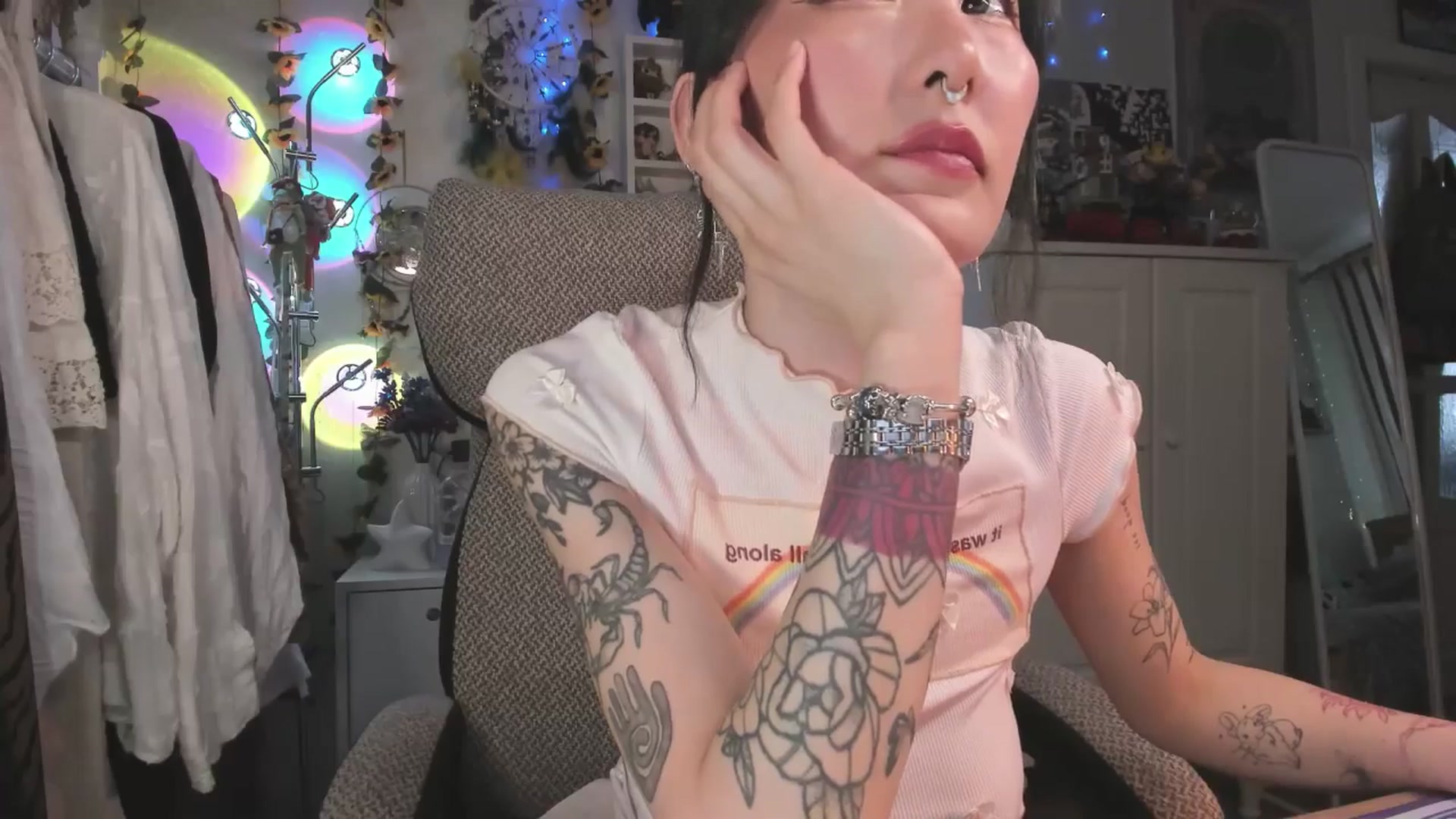 Gallery image thumbnail from KellyAsian's myfreecams stream on, 03/13/2025, 09:08 image 10 of 20
