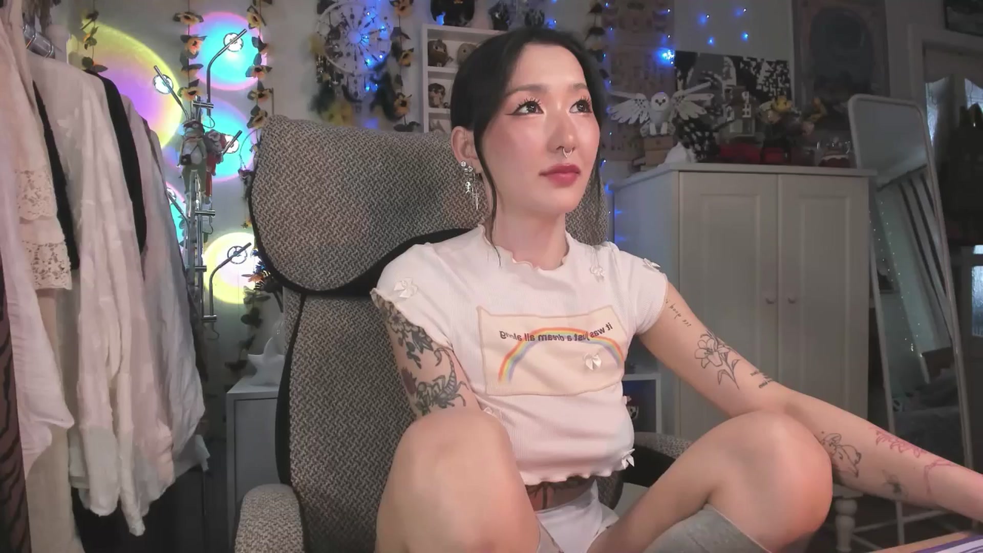 Gallery image thumbnail from KellyAsian's myfreecams stream on, 03/13/2025, 09:08 image 11 of 20