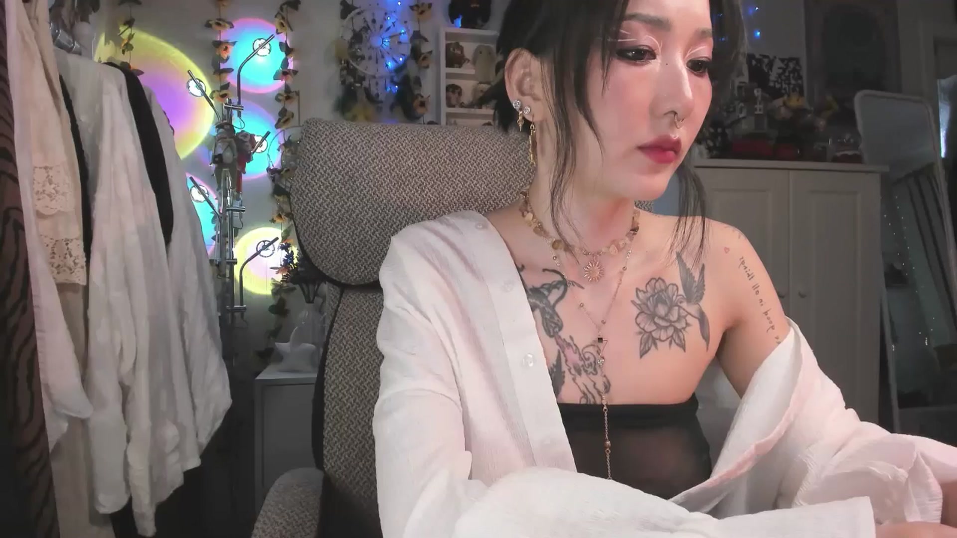 Gallery image thumbnail from KellyAsian's myfreecams stream on, 03/14/2025, 09:24 image 3 of 20