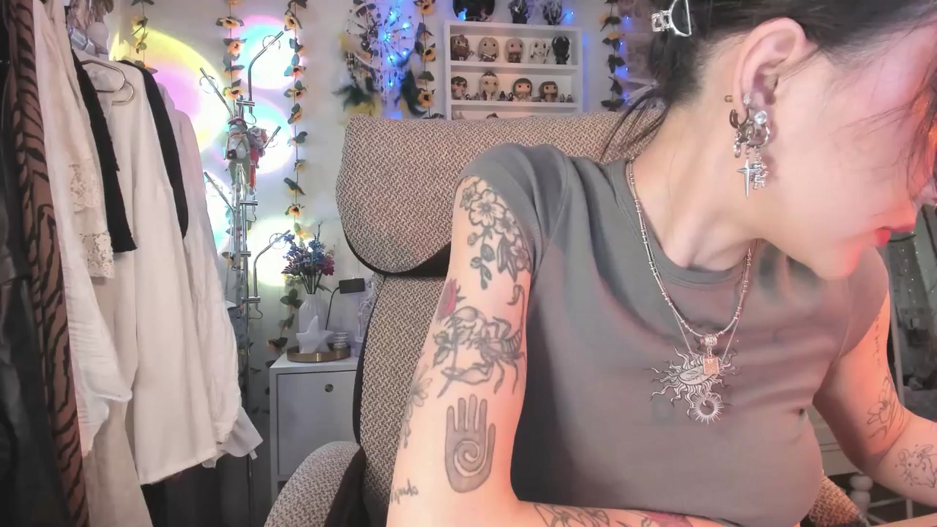 Gallery image thumbnail from KellyAsian's myfreecams stream on, 03/17/2025, 08:52 image 8 of 20