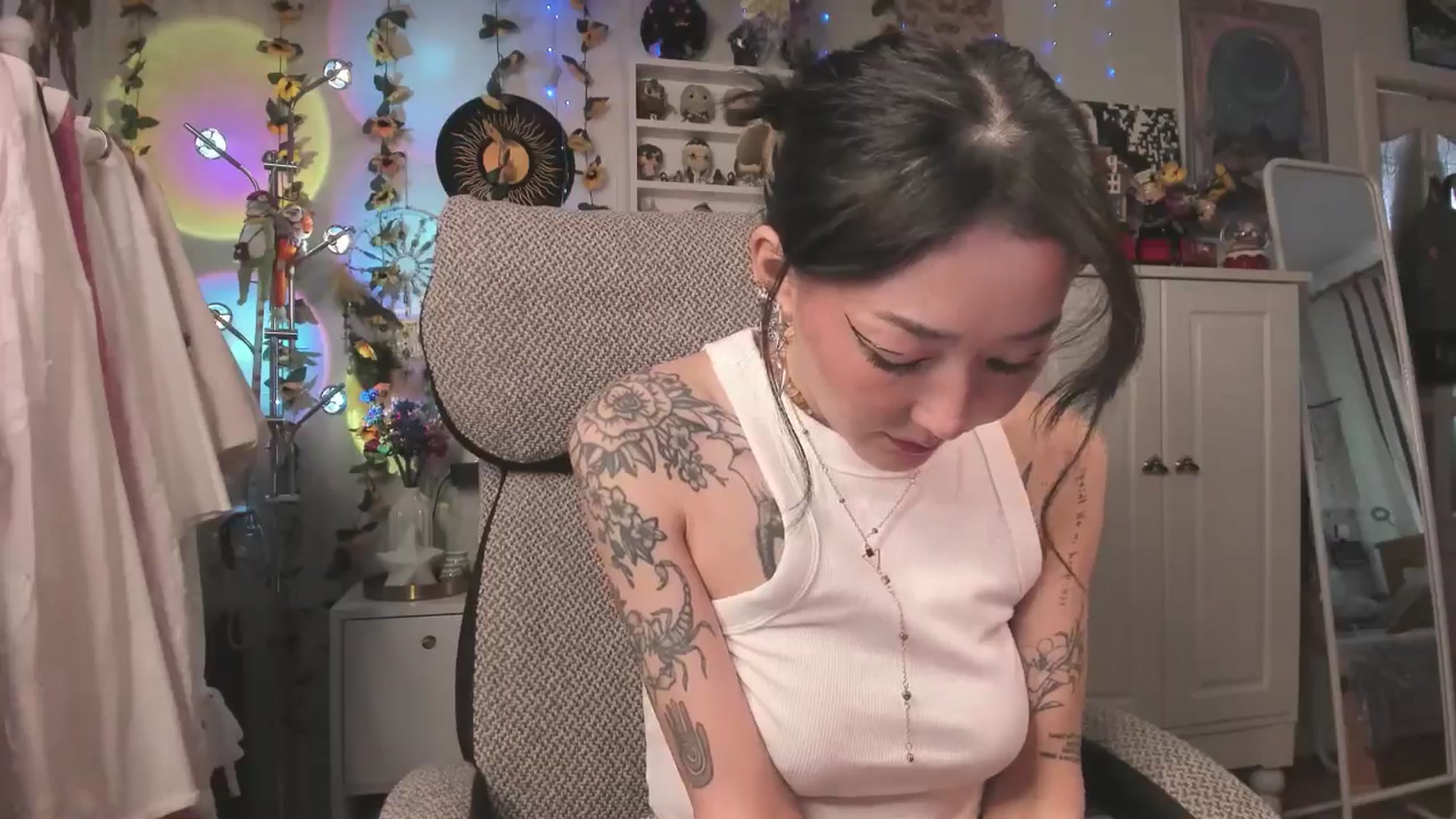 Gallery image thumbnail from KellyAsian's myfreecams stream on, 03/20/2025, 09:05 image 19 of 20