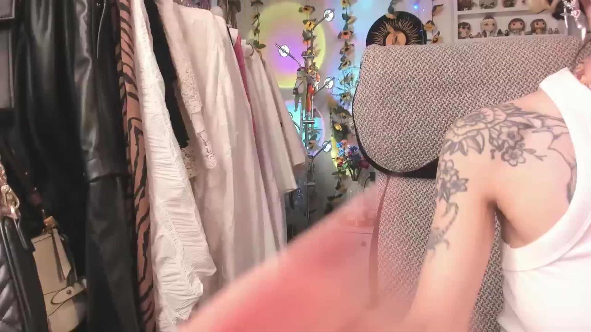 Gallery image thumbnail from KellyAsian's myfreecams stream on, 03/20/2025, 09:05 image 1 of 20