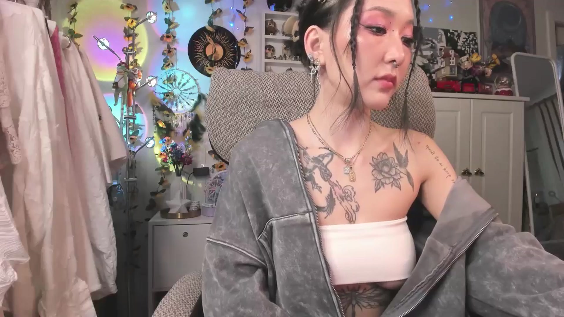 Gallery image thumbnail from KellyAsian's myfreecams stream on, 03/21/2025, 08:48 image 5 of 20