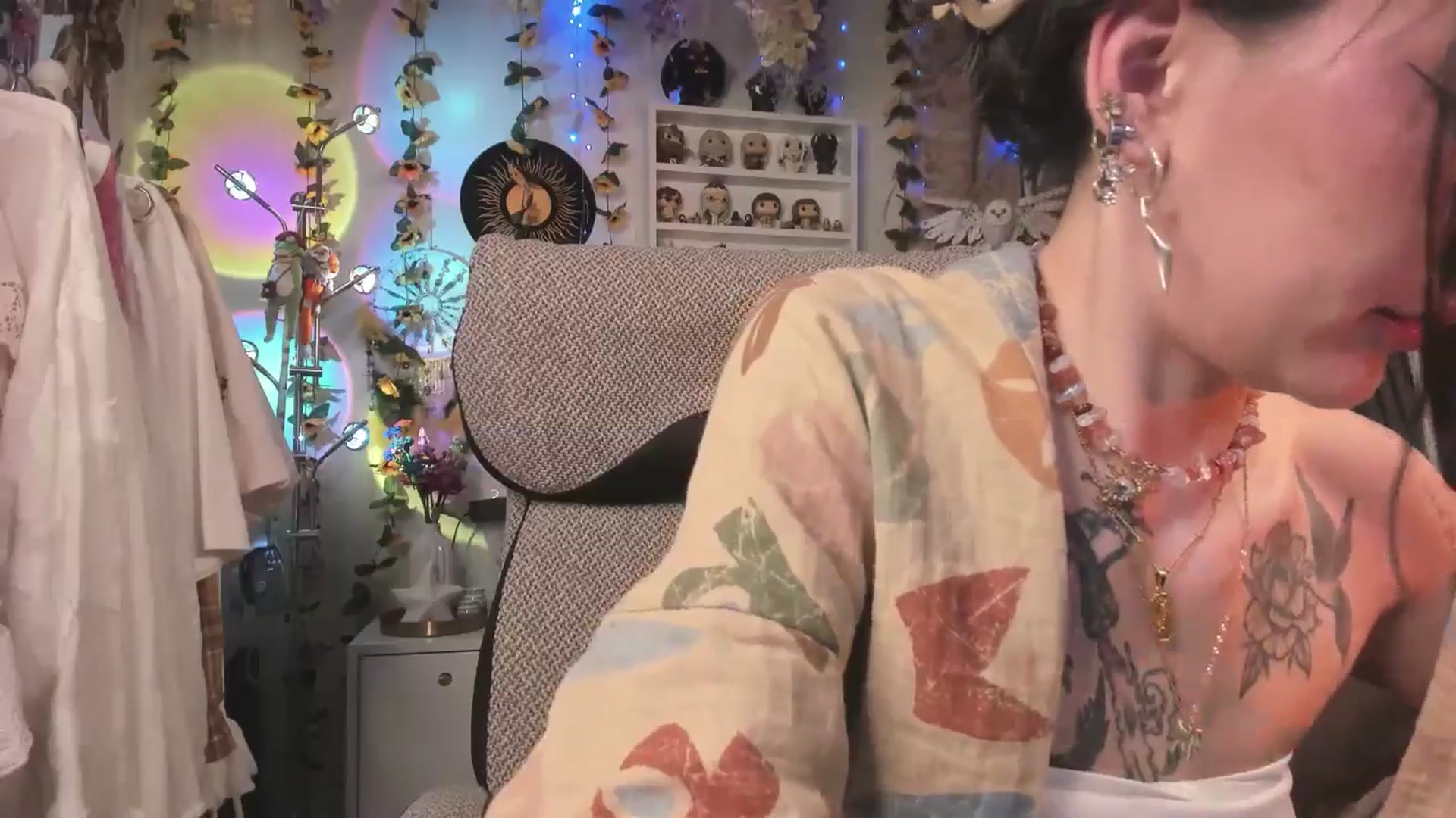 Gallery image thumbnail from KellyAsian's myfreecams stream on, 03/24/2025, 09:12 image 17 of 20