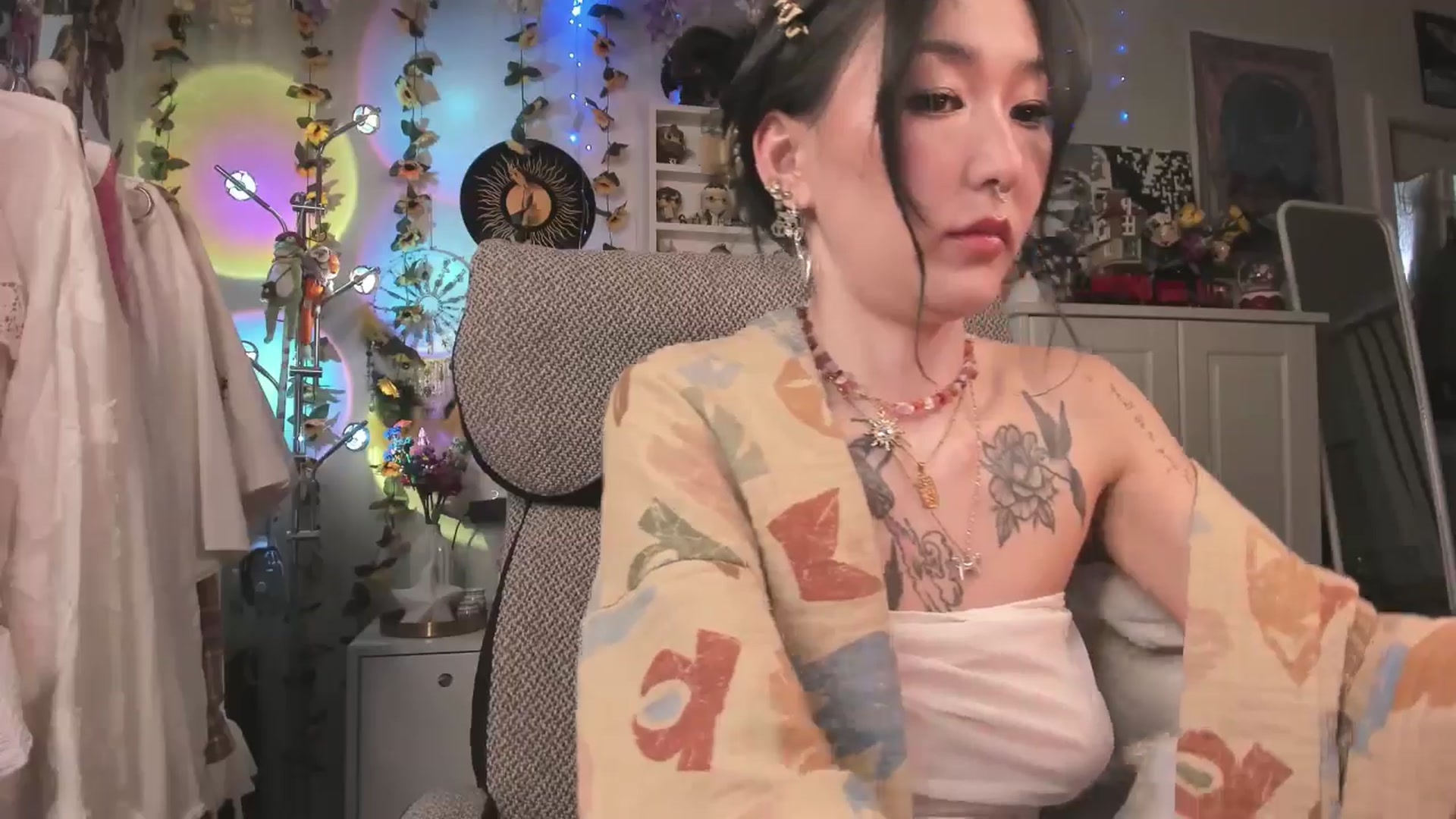 Gallery image thumbnail from KellyAsian's myfreecams stream on, 03/24/2025, 09:12 image 18 of 20