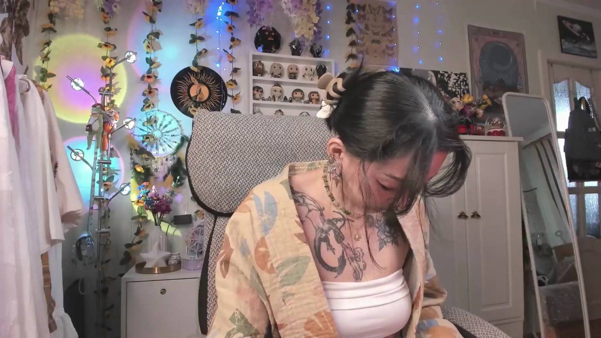 Gallery image thumbnail from KellyAsian's myfreecams stream on, 03/25/2025, 08:40 image 10 of 20