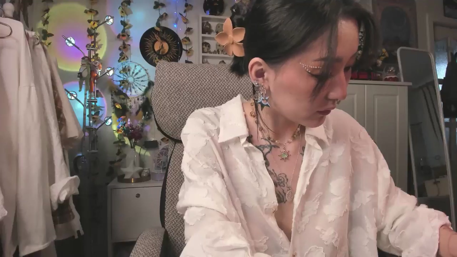 Gallery image thumbnail from KellyAsian's myfreecams stream on, 03/26/2025, 08:46 image 16 of 20
