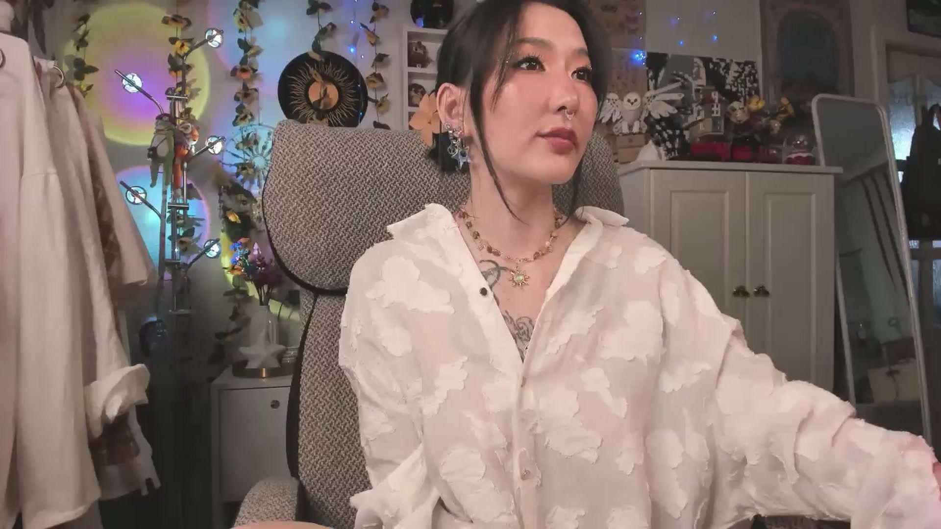 Gallery image thumbnail from KellyAsian's myfreecams stream on, 03/26/2025, 08:46 image 5 of 20