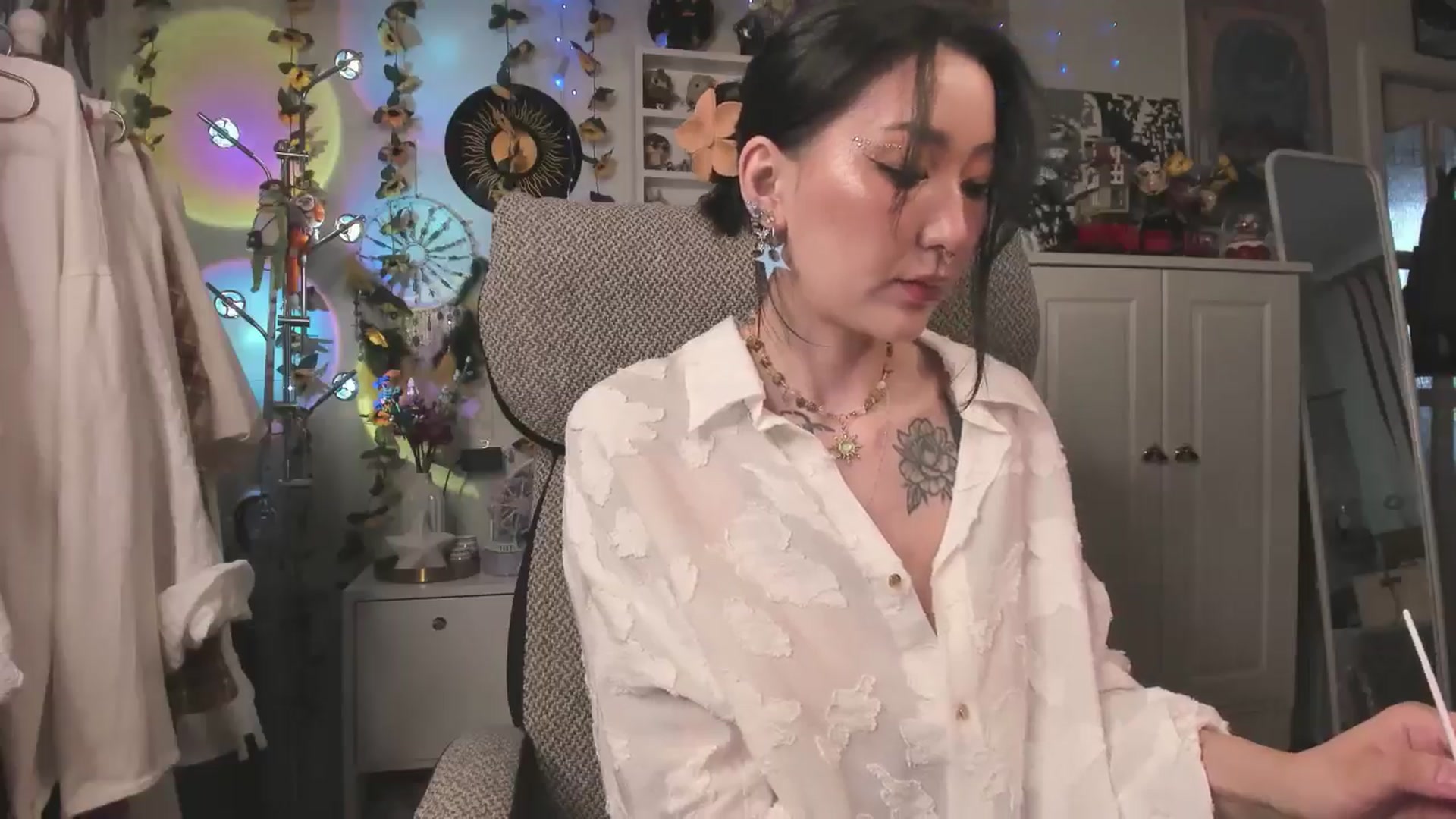 Gallery image thumbnail from KellyAsian's myfreecams stream on, 03/26/2025, 08:46 image 14 of 20