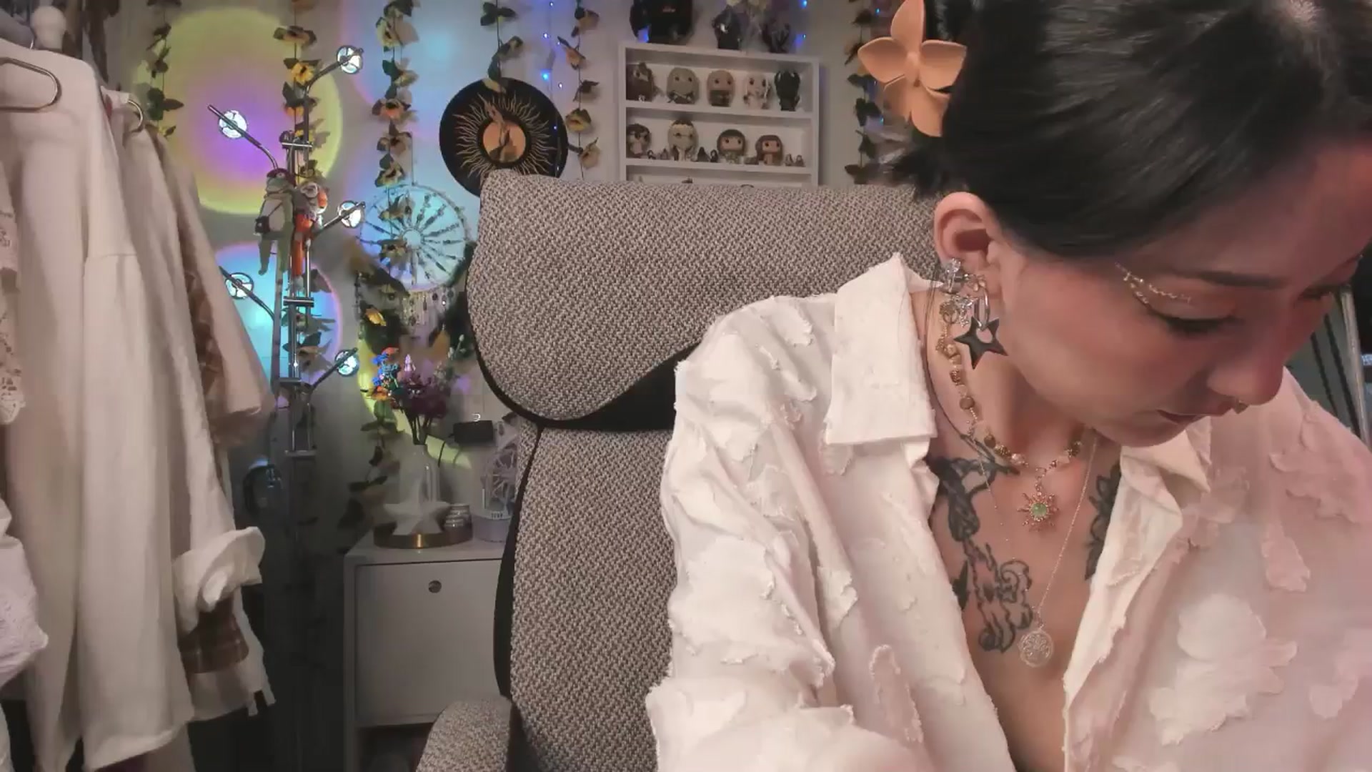 Gallery image thumbnail from KellyAsian's myfreecams stream on, 03/26/2025, 08:46 image 1 of 20