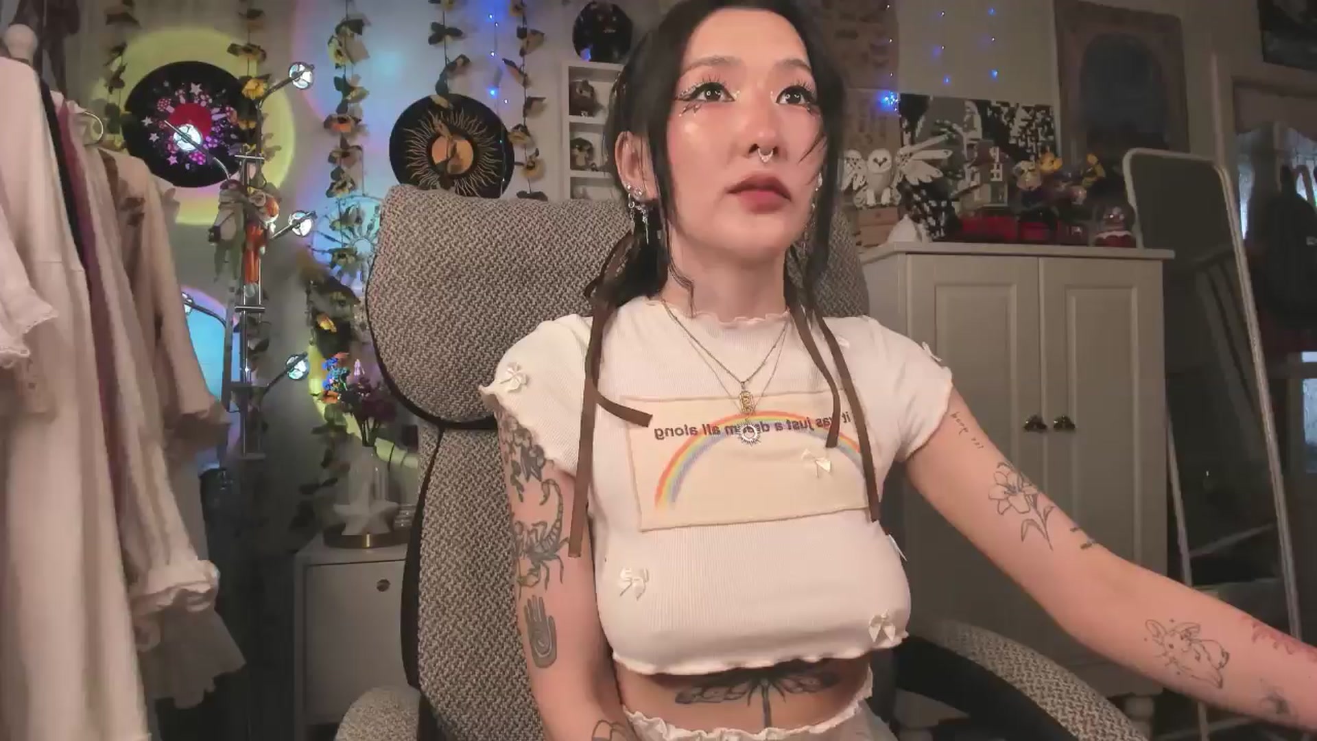 Gallery image thumbnail from KellyAsian's myfreecams stream on, 03/31/2025, 08:14 image 7 of 20