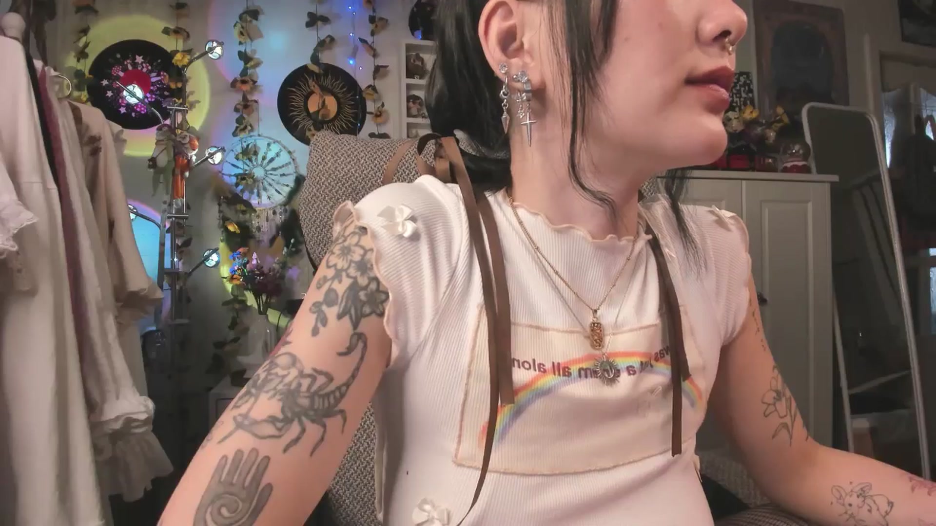 Gallery image thumbnail from KellyAsian's myfreecams stream on, 03/31/2025, 08:14 image 15 of 20