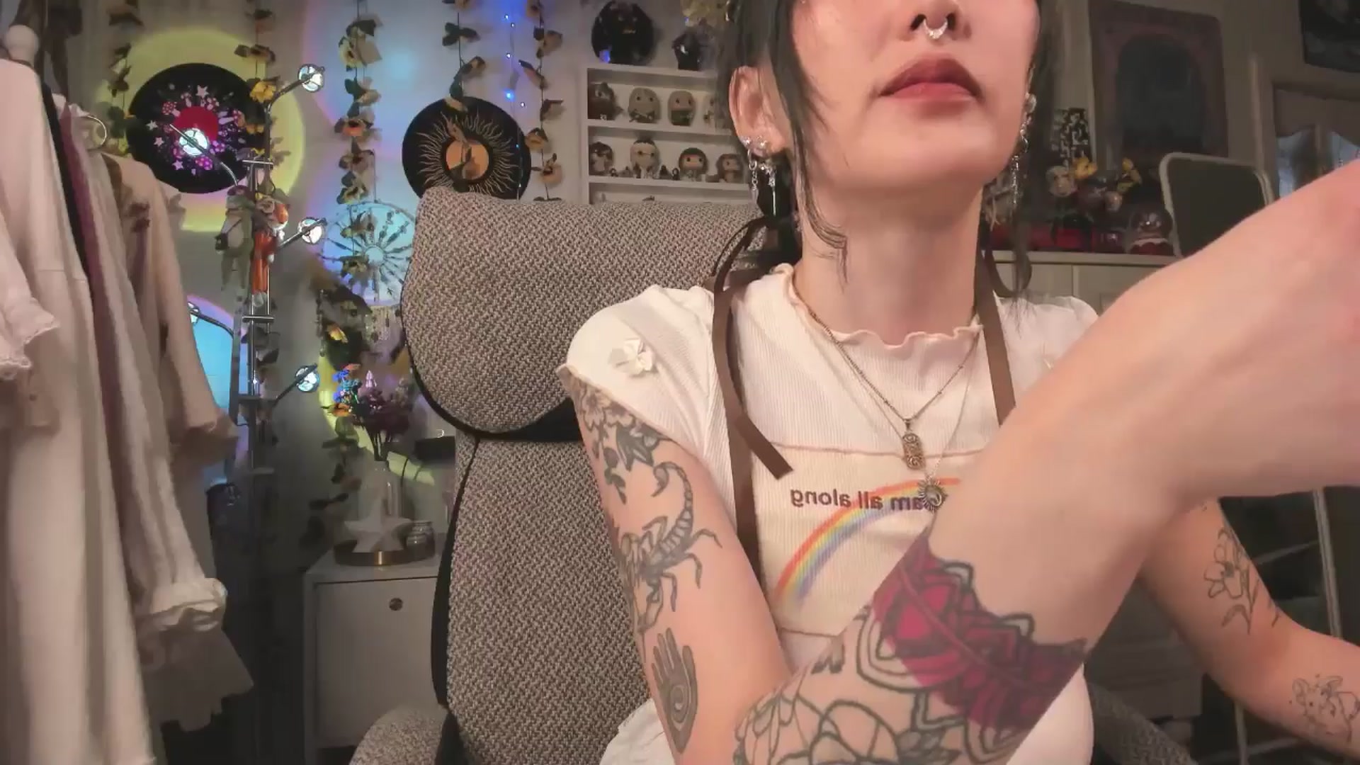 Gallery image thumbnail from KellyAsian's myfreecams stream on, 03/31/2025, 08:14 image 2 of 20