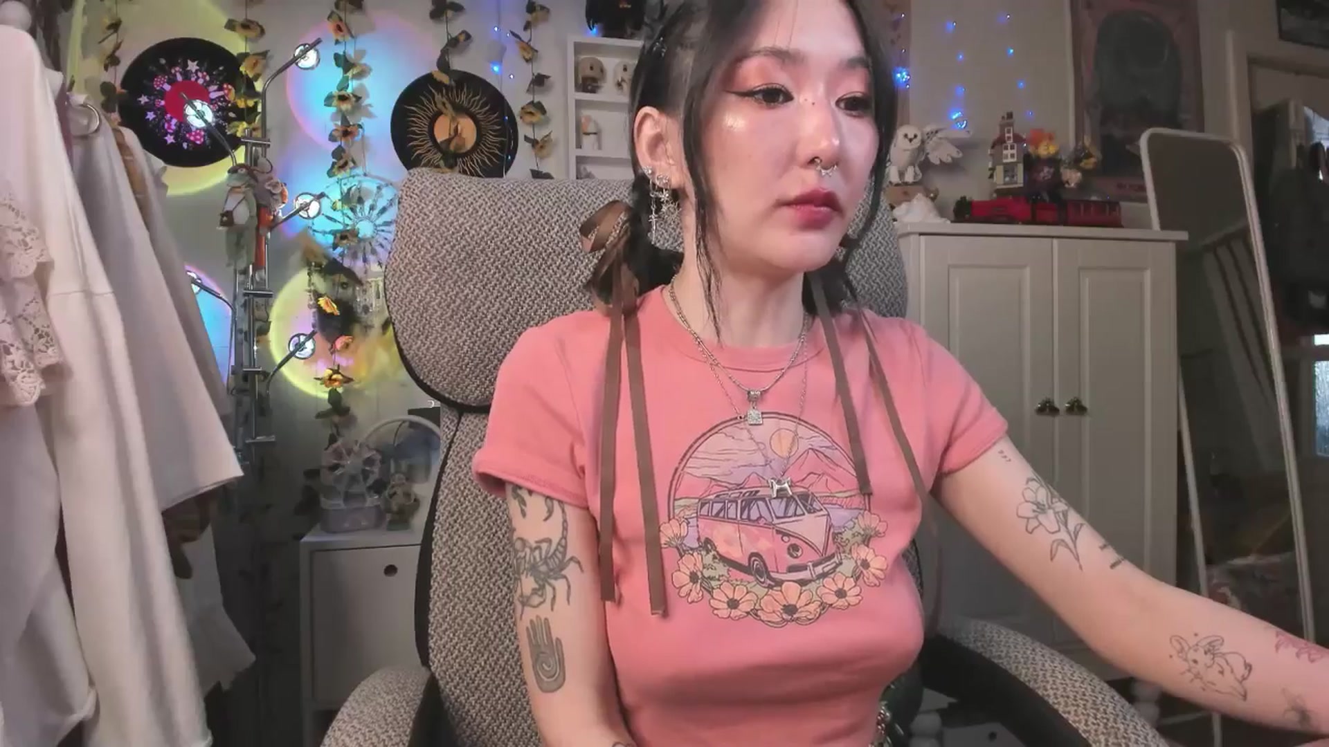 Gallery image thumbnail from KellyAsian's myfreecams stream on, 04/07/2025, 08:12 image 3 of 20
